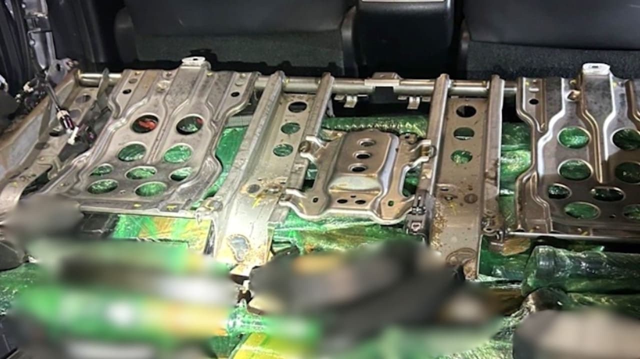 Acusan a una mujer de Phoenix de intentar cruzar armas largas y hasta un lanzagranadas a México