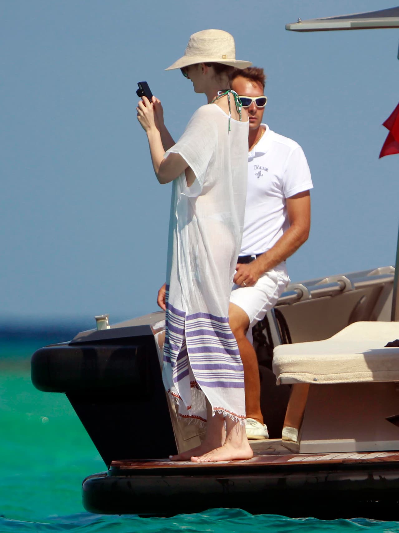 Y mejor optó por sacarle fotos a su pareja.