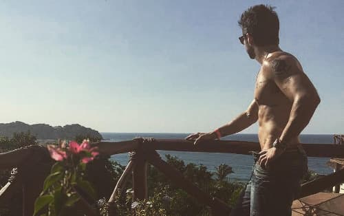 José Ron y Ferdinando Valencia bromearon diciendo que se pusieron muy tristes porque su 'María' no se quedó con ninguno de los dos, se casó nada más y nada menos que con Billy Rovzar.