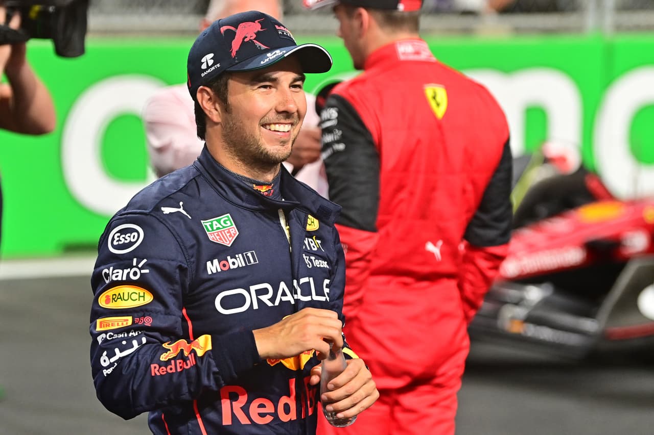 La sonrisa de Sergio Pérez lo dice todo...Es su primera pole position en la Fórmula Uno.