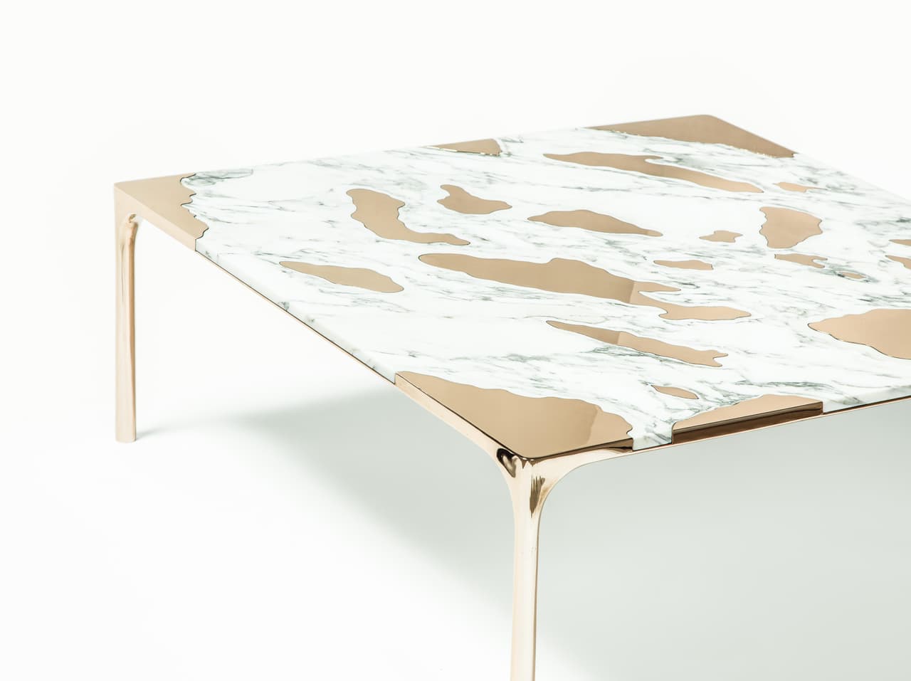 Mesa de centro mármol vs. bronce