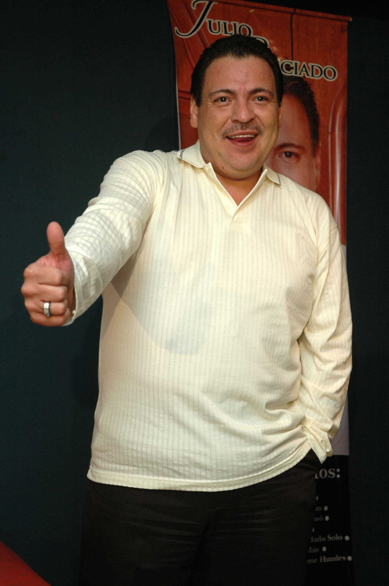 Atrás quedó el mote de 'El gordo Preciado', ahora el cantante sinaloense luce delgado y aunque ha tenido otros problemas de salud, ya no se deben al sobrepeso pues él sigue cuidando mucho su alimentación.