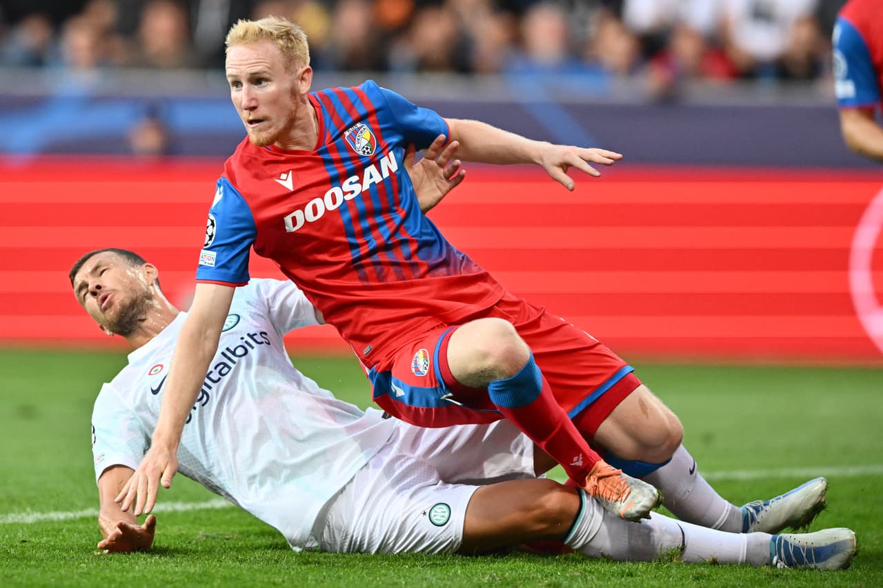 Inter de Milán sacó tres puntos importantes de visitante ante Viktoria Plzen en la República Checa con goles de Dzeko y Dumfries por 0-2.