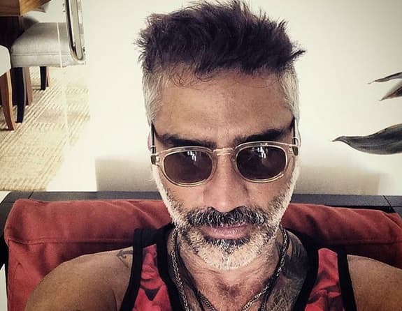 El diario mexicano 'Reforma' publica que el día del accidente, Alejandro Fernández iba acompañado de una mujer y que ambos estaban intoxicados de alcohol. Esto no ha sido confirmado por el cantante ni por su médico.