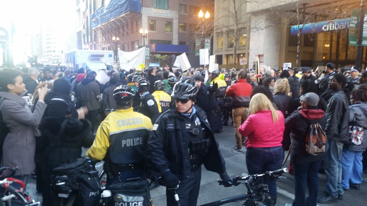 La marcha se registró cerca del mediodía.