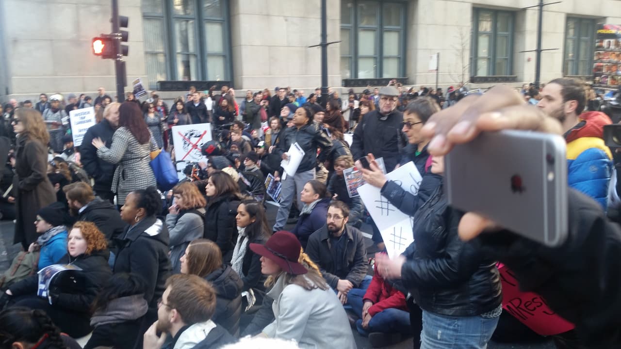 Por momentos hubo tensión entre los manifestantes.