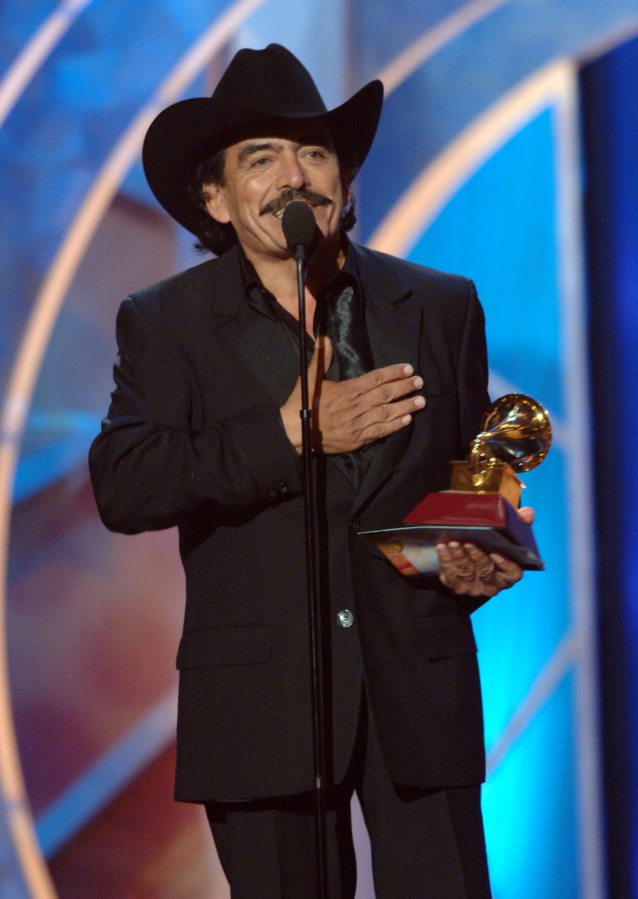 Joan Sebastian llenó de 'Tatuajes' su paso por Latin GRAMMY y con su muerte, el 13 de julio del 2015, dejó una huella que lo mantendrá como uno de los artistas de regional mexicano más emblemáticos.
