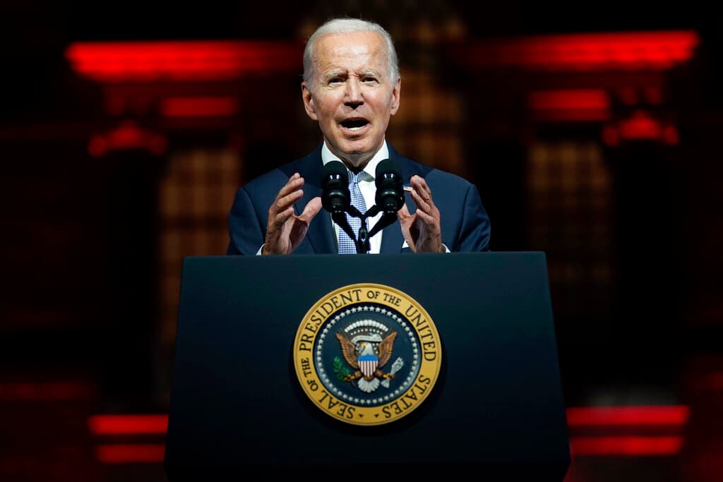 "Trump y republicanos de MAGA son un peligro para la democracia": Biden lanza dura advertencia sobre el estado de la política en EEUU