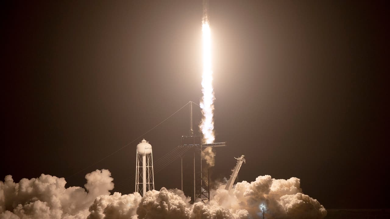 Viaje al espacio: astronautas despegan a bordo de una nave de SpaceX rumbo a la ISS