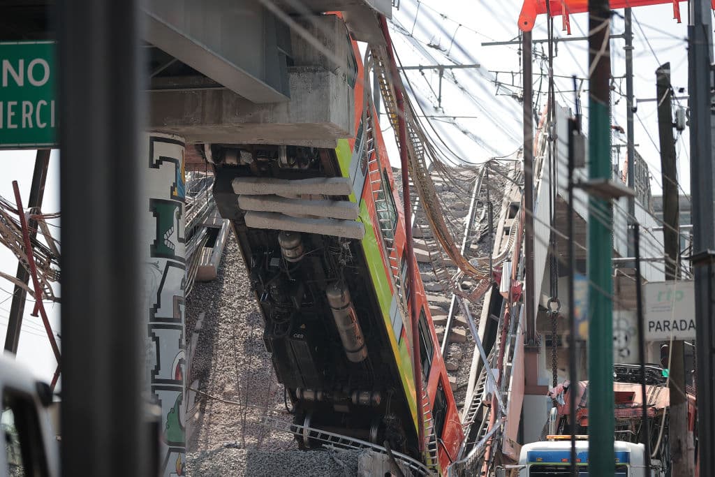 Homicidio, lesiones y daños a la propiedad: imputan a 8 exfuncionarios por la tragedia del metro de Ciudad de México