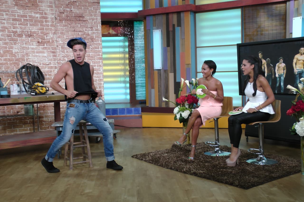 ¡Muy sexy! Willy deja boquiabiertas a Jada y Francisca