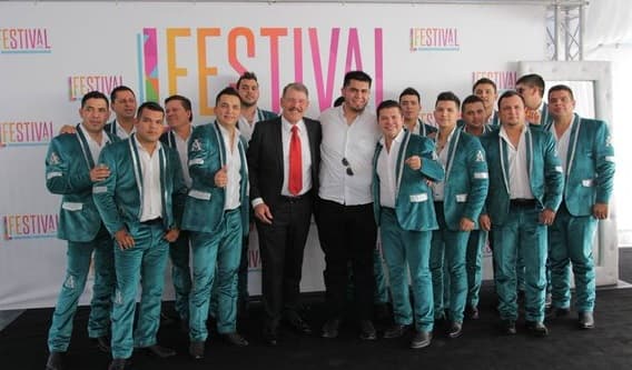 La Arrolladora Banda El Limón también fue el plato fuerte de este Festival.
