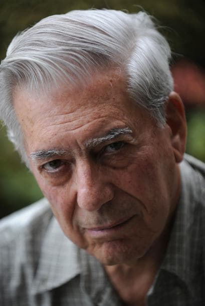 "Creo que es un reconocimiento a la literatura latinoamericana y a la literatura en lengua española y eso sí debe alegrarnos a todos", agregó Vargas Llosa.