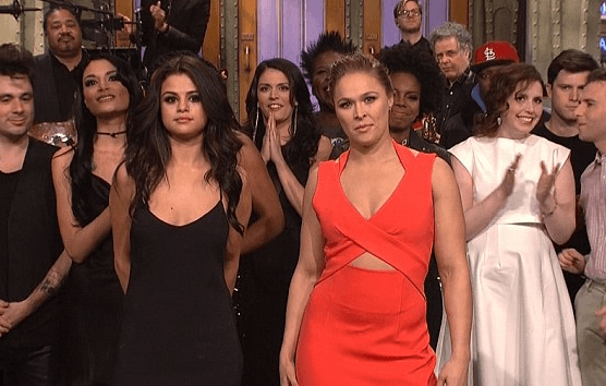 Este show que se caracteriza por jugar con las desgracias de sus invitados, fue el primero en hacer que Ronda hablara después del K.O que le propinó la también luchadora Holly Holm.