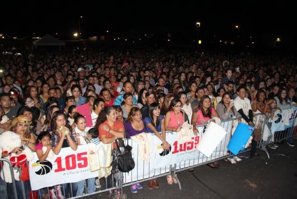 ¡Univisión Arizona sí cumple con su gente! Después de la tormenta, vino un súper concierto con El Dasa y la Arrolladora Banda Limón. Miles de personas bailaron, cantaron y además compartieron con el talento de radio y televisión de Univisión Arizona.