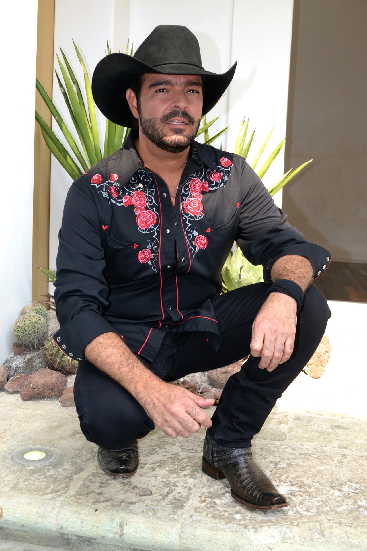 Montero señaló que Carolina les está haciendo "un daño psicológico y emocional porque les está negando su derecho de ellas y el mío escondiéndolas, yo a luchar como un león porque son mis hijas y así lo he hecho con toda mi familia", dijo tajante en el programa 'De primera mano'.
<br>