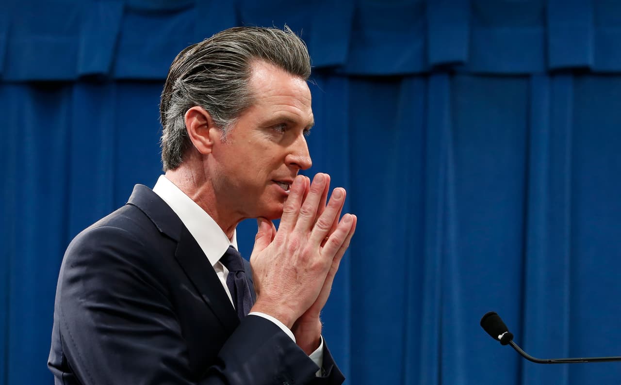 Gobernador Newsom promete aliviar la creciente crisis de falta de vivienda en California