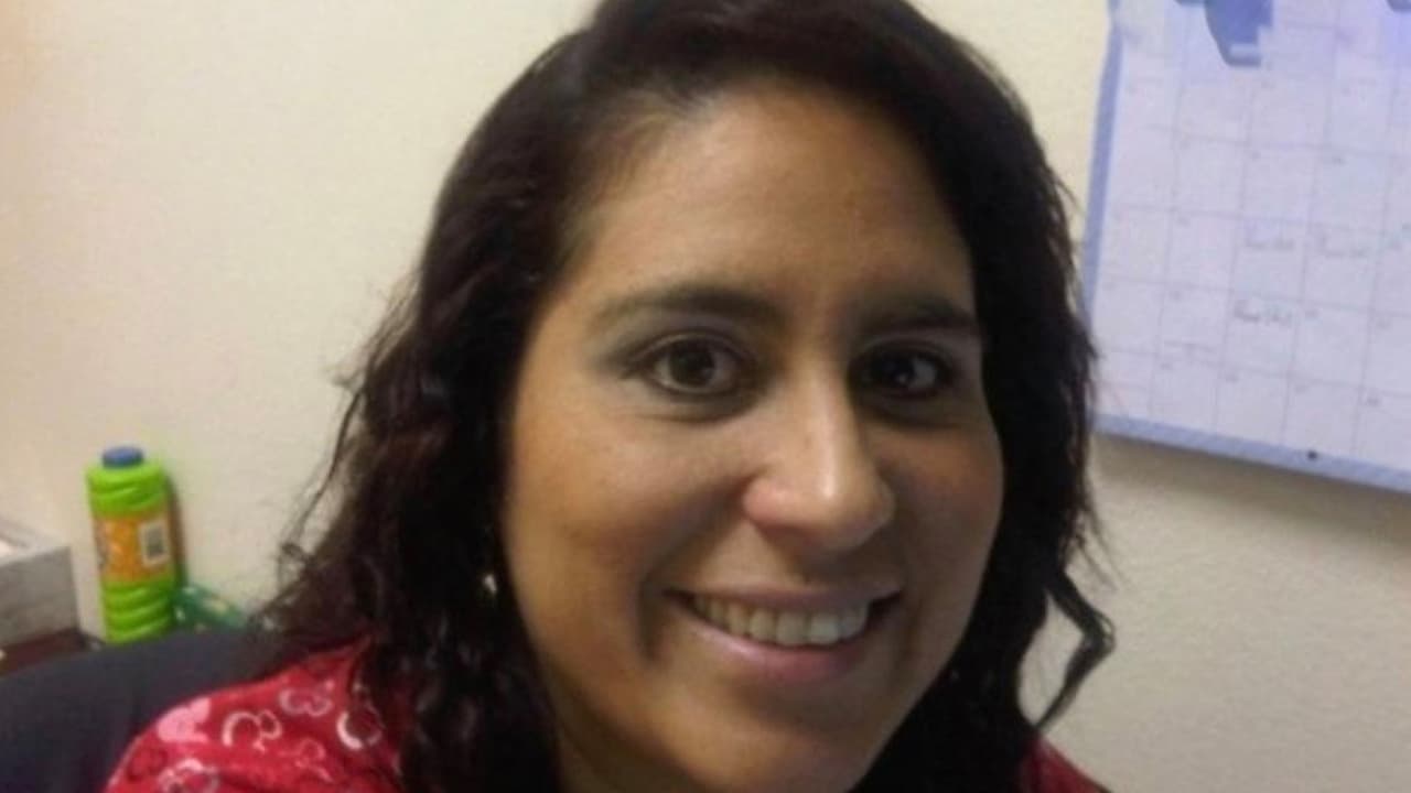 Irene García-Benavides, Terapeuta de lenguaje en Houston, indica que la parálisis cerebral es la discapacidad física más común en la infancia. Parálisis cerebral es un término general para un grupo de trastornos. Es una condición permanente.