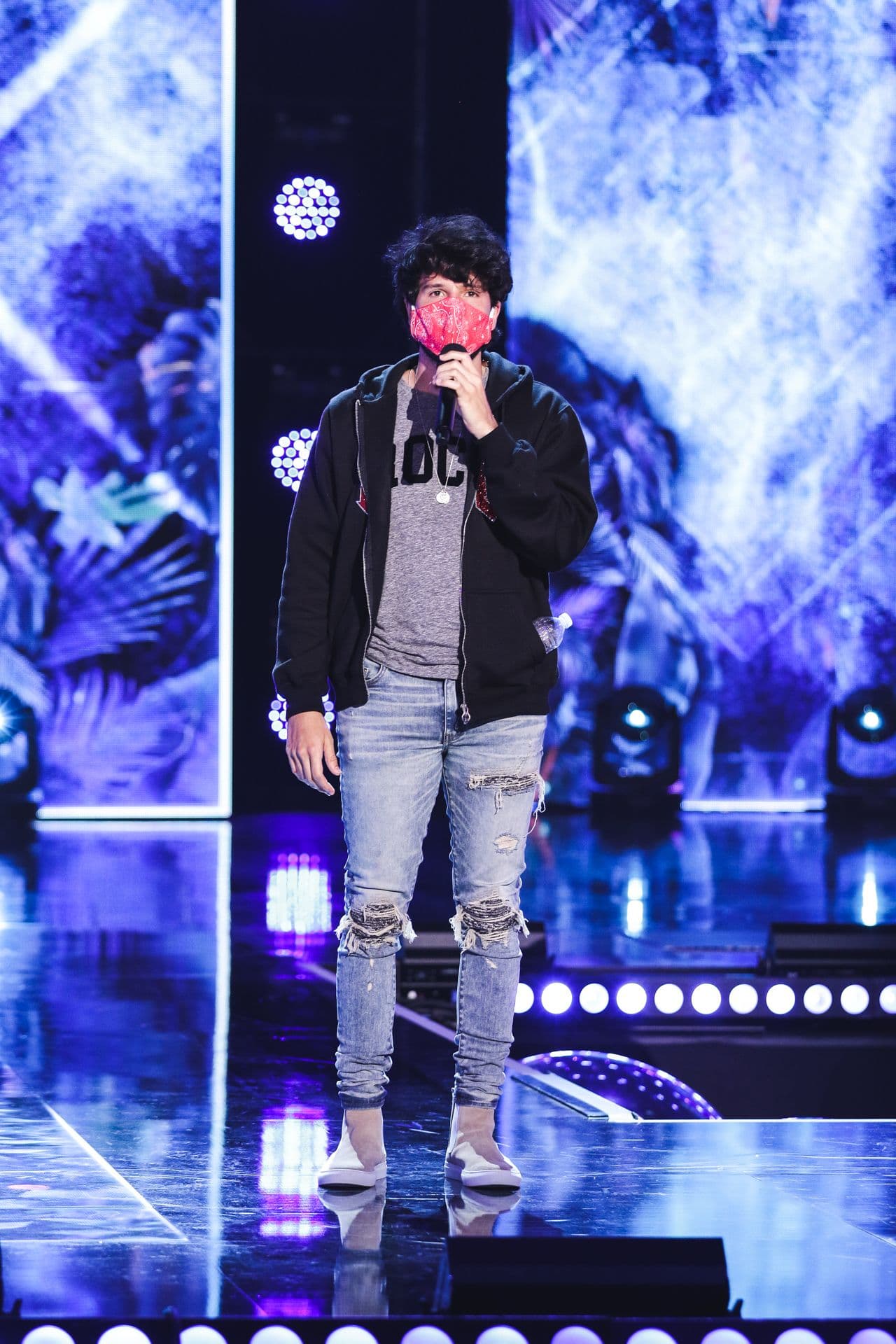 ¿Qué tal 
<b>Sebastián Yatra</b> como host? Un momento que todos sus seguidores no se deben perder.