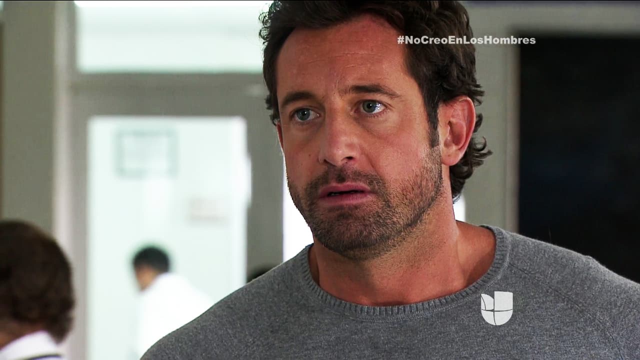 Debería seguir los consejos de Max y estar al lado de su hijo en este momento que lo necesita.