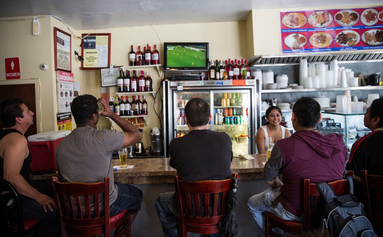 <b>Sunset Park</b>
<br>
<br>Este barrio mayormente chino e hispano ha mantenido su personalidad gracias a una comunidad unida y activa en asuntos de política, que se ha resistido al aburguesamiento de la zona. Presume la mejor comida china y mexicana de toda la ciudad. Las rentas promedio están en $2,099 al mes.