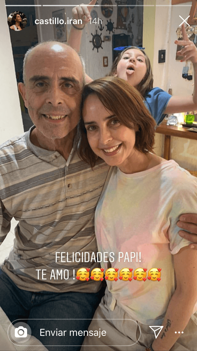 Castillo compartió fotos del ayer y ahora con las que quedó en evidencia el parecido que ella tiene con quien le dio la vida. 
<br>