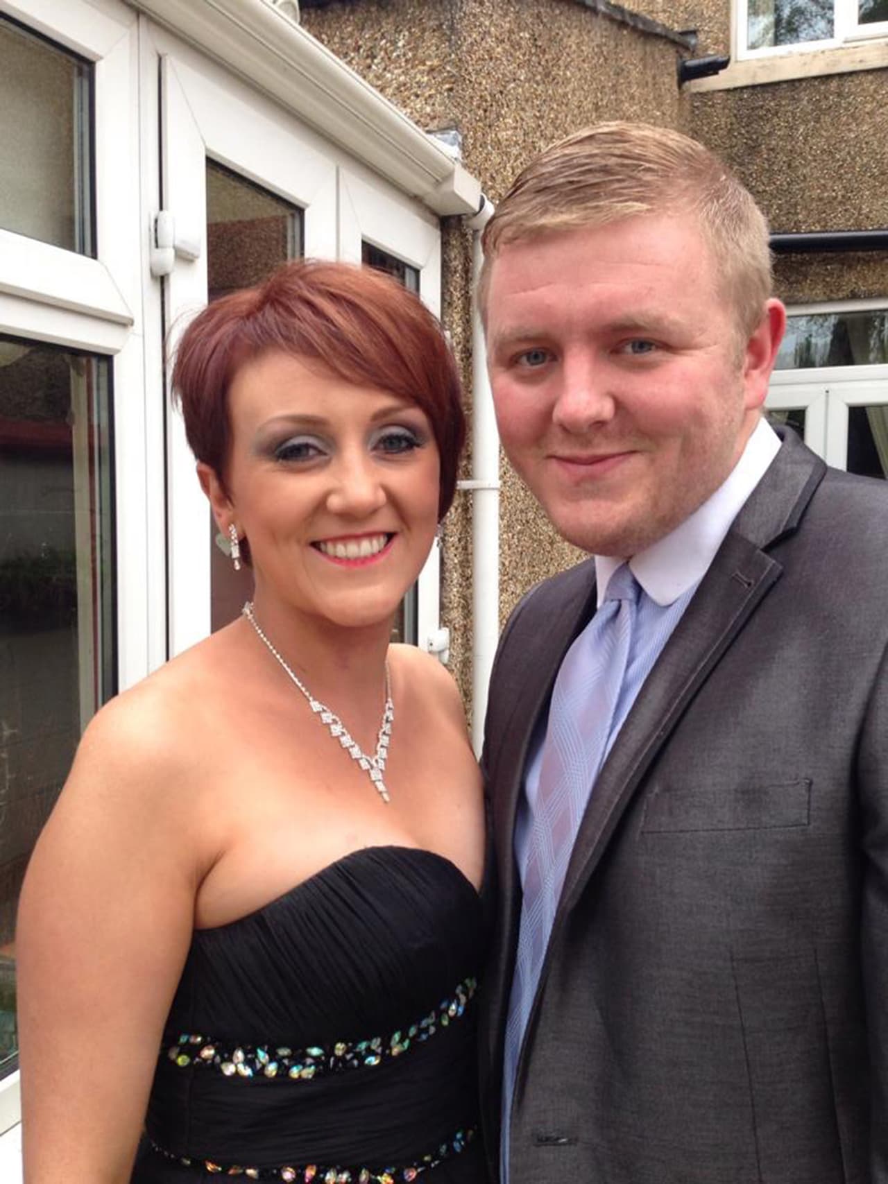 ¡Y funcionó! Tras cinco años de tratamiento, Claire está finalmente libre del cáncer.