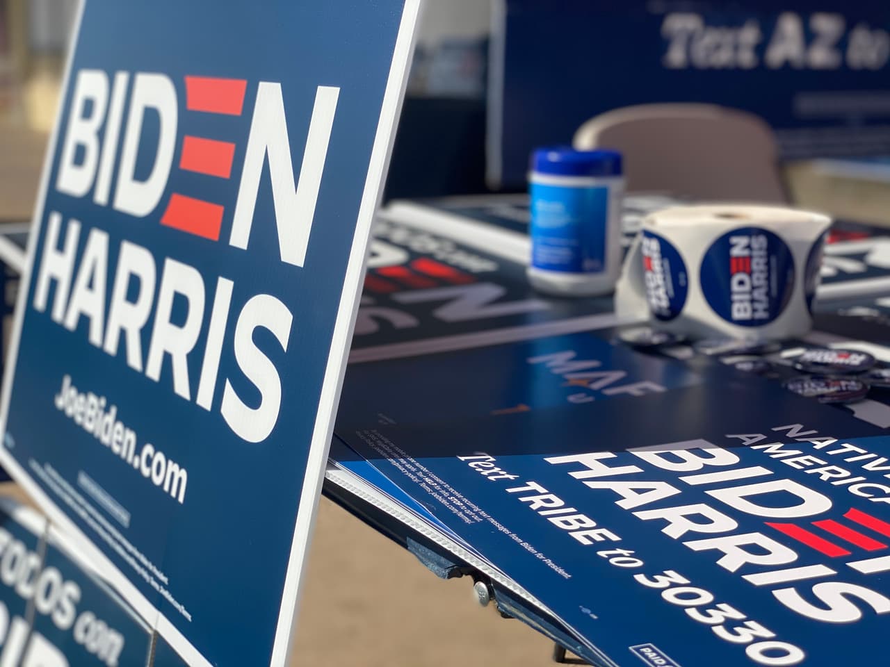 La Llantera Garcias, es uno de los 100 negocios que le dan su apoyo al candidato presidencial Joe Biden.
<br>