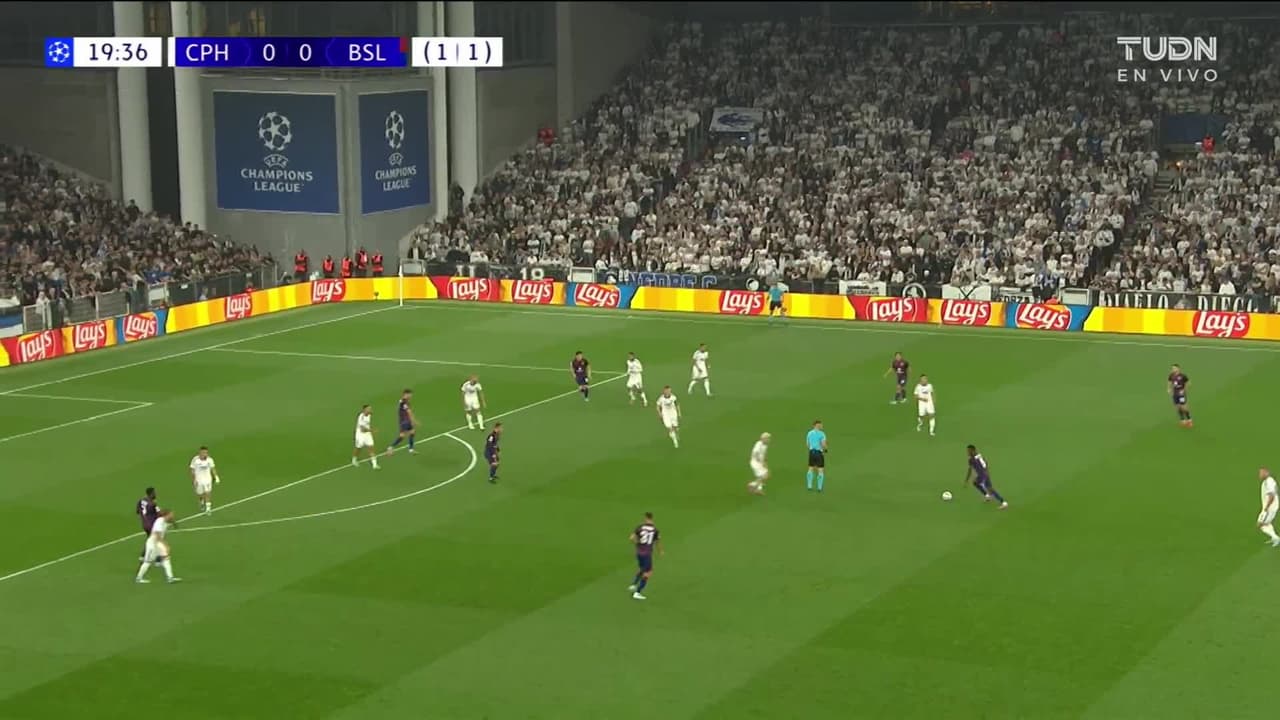 ¡TIRO ATAJADO! disparo por Dominik Schmid.