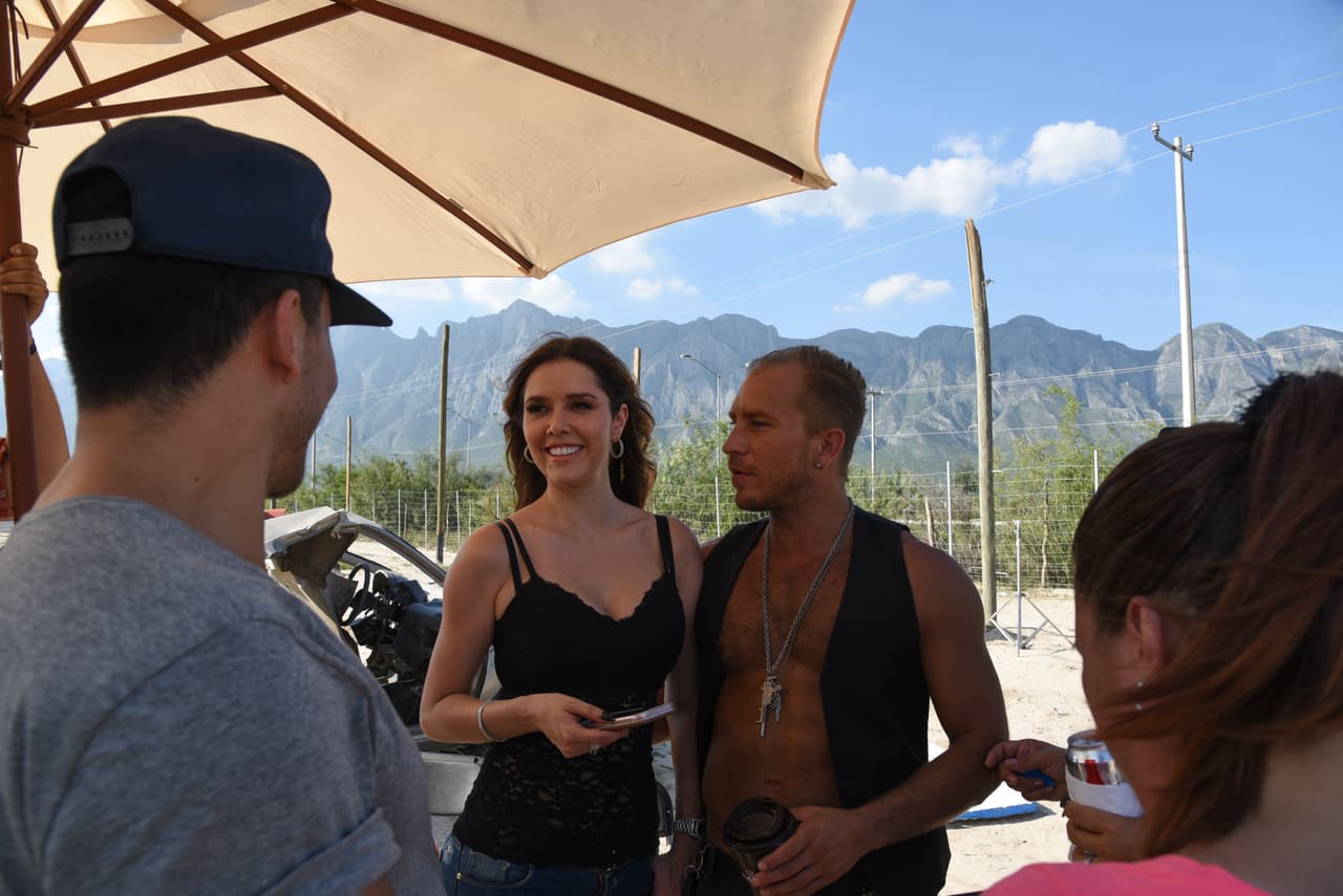 Marlene Favela y Salvador Zerboni son los protagonistas de esta historia de desamor y en las fotos, se puede apreciar la buena convivencia entre ellos y la agrupación norteña.