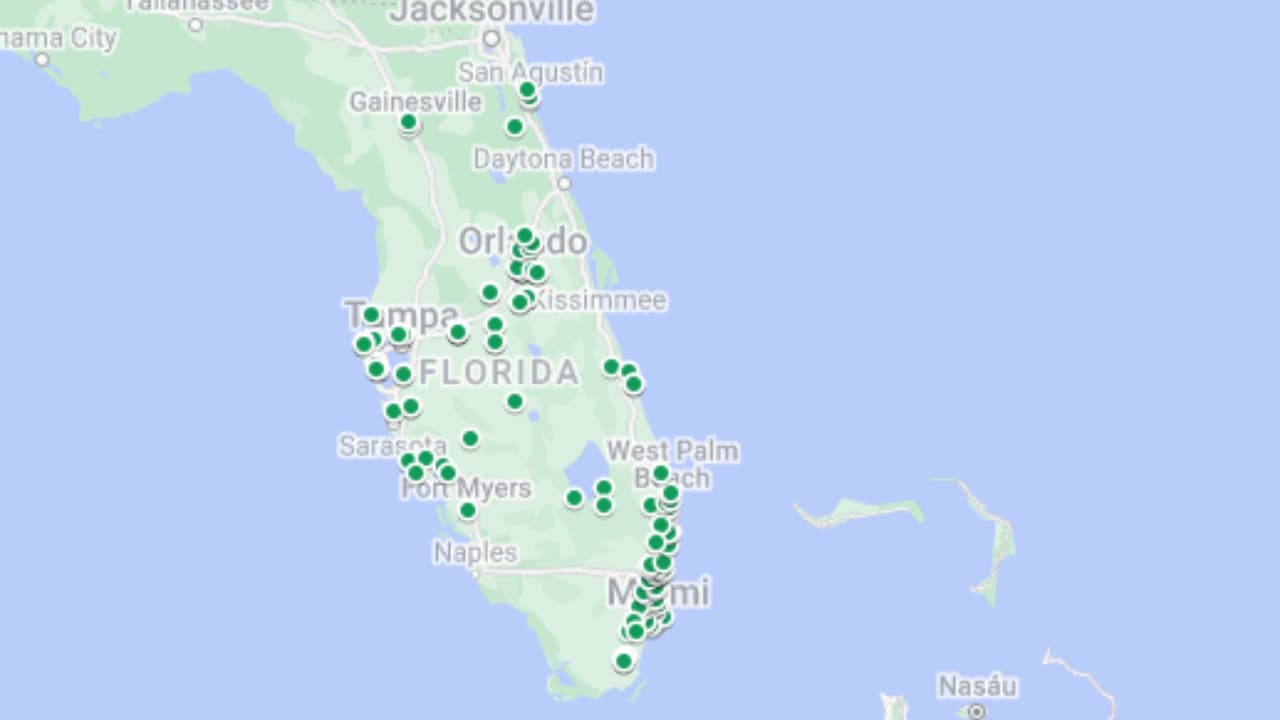 Entra a 
<a href="https://www.google.com/maps/d/embed?mid=1_P3uL6zM8W9Ts6O4sMj7LpDEagMRjas&ehbc=2E312F&ll=28.18393229675138%2C-83.98080912500001&z=6" target="_blank">este enlace</a> que te llevará a un mapa con las ubicaciones e información sobre sitios para hacer tus impuestos gratis, si cumples con ciertos requisitos, en Florida.