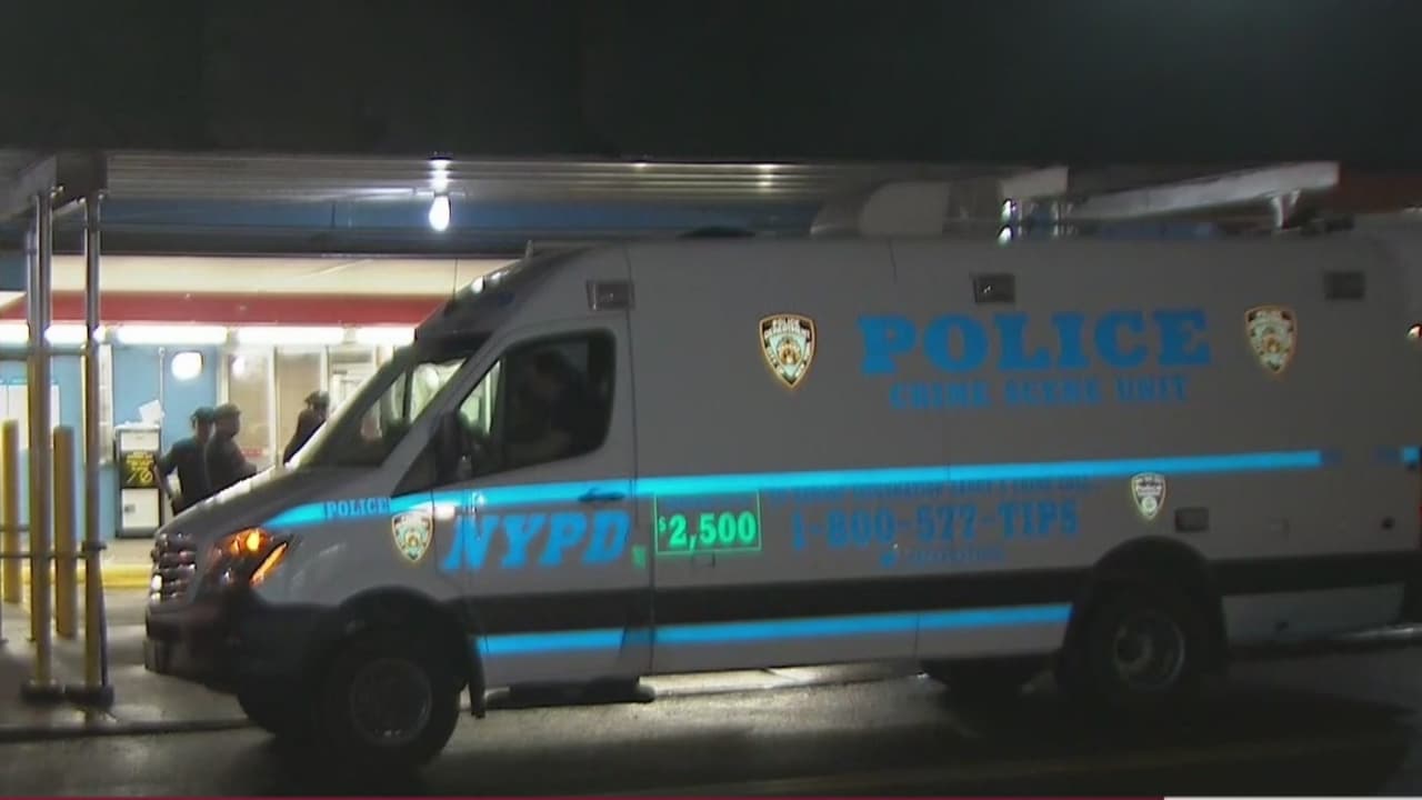 Agente de la policía de Nueva York resulta herido tras un altercado en un edificio de Harlem