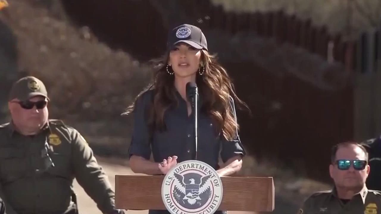 Kristi Noem: "Se acabó el mensaje de que cualquiera podía entrar a EEUU libremente y sin ley"