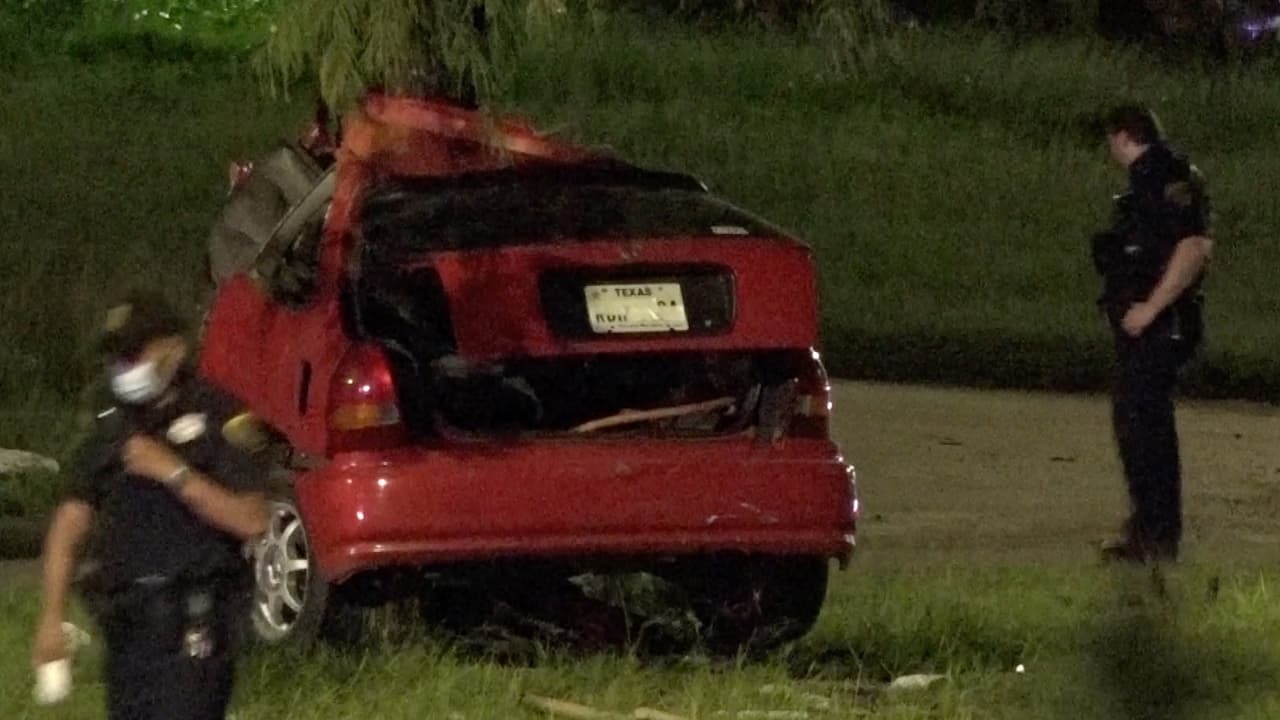 De confirmarse que se trató de carreras clandestinas, el conductor del otro vehículo podría enfrentar cargos, señalaron las autoridades.