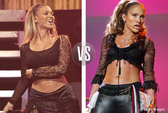 'B' ha seguido los pasos de Jenni al pie de la letra. En esta foto 'Bey' usó ese modelito en 2002 y Jenni en 2001.