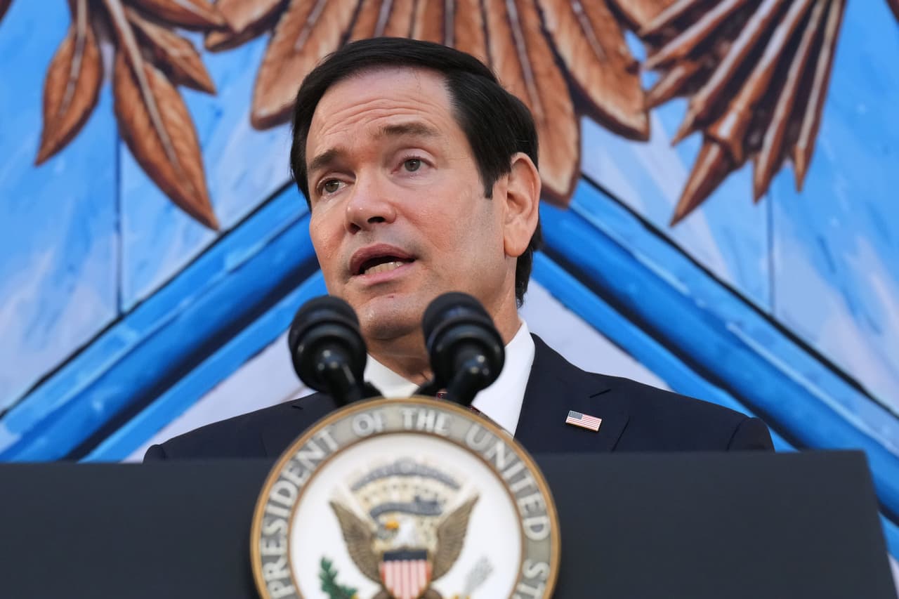 Marco Rubio inicia en Colombia una gira latinoamericana para reforzar la influencia de EEUU