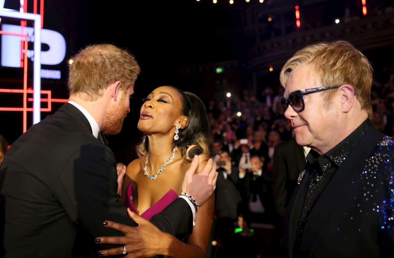 El programa es luego transmitido por televisión durante la temporada navideña.