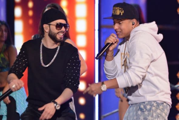 Este junte sólo era posible en Premio Lo Nuestro, ¡algo increíble! 'El King y El Daddy'.