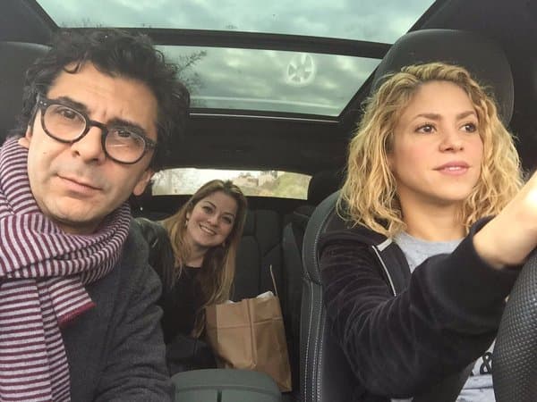 Shakira emprendió una misión: ¡a buscar huevitos de Pascua!