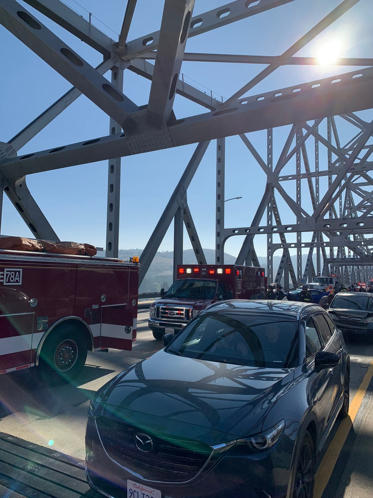 Debido al accidente se paralizó temporalmente la circulación en la zona y las autoridades avisaron de posibles retrasos en la circulación debido al bloqueo en los carriles 1 a 3.
<br>