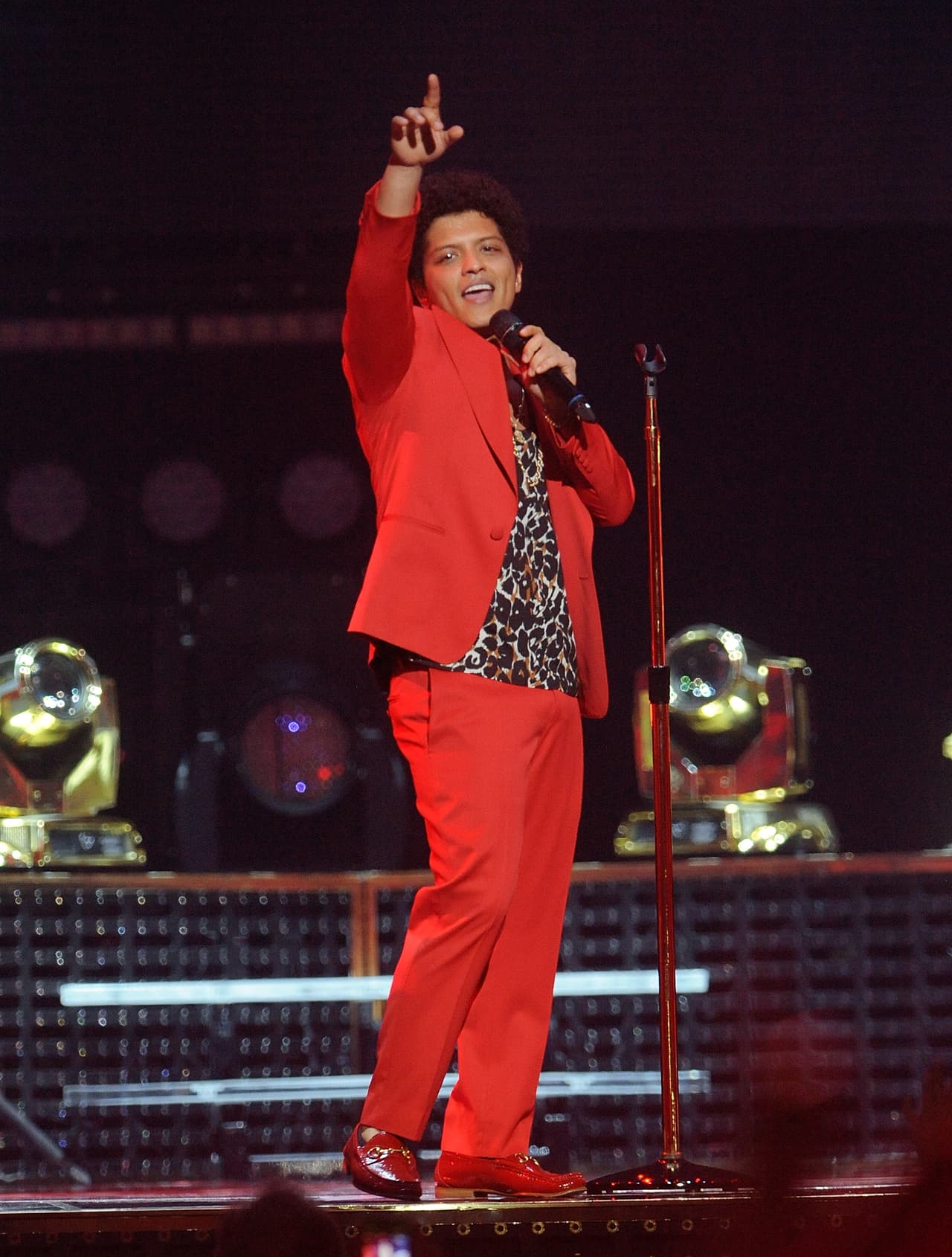 En tus manos está darle el triunfo. No te despegues y sigue pendiente.