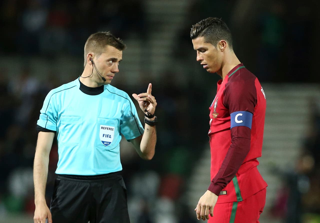Clement Turpin | Francia | Ha arbitrado partidos de la Eurocopa, JJOO y Copa del Mundo.
