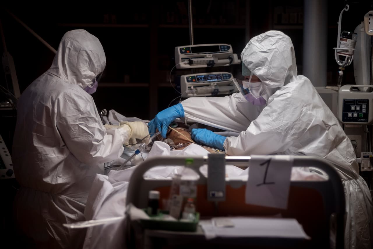 Texas solicita cinco morgues móviles en caso de aumento de muertes por covid-19