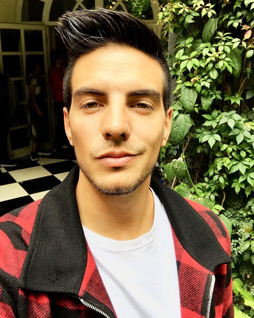 “Solo ven que uno está ahí y dicen ‘ah pues qué fácil’ y no ven todos los meses o años de desempleo, todo el esfuerzo detrás, los riesgos, los proyectos fallidos y justo se atreven a juzgar un proyecto”, agregó.