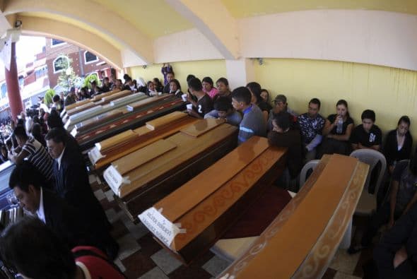 Asimismo, Amnistía denunció en un comunicado que menos del 4 por ciento de los casos de homicidio terminan con los culpables en los tribunales y que existen "miles de asesinatos" que permanecen sin resolver o que terminan siendo archivados por "ineficiencias".