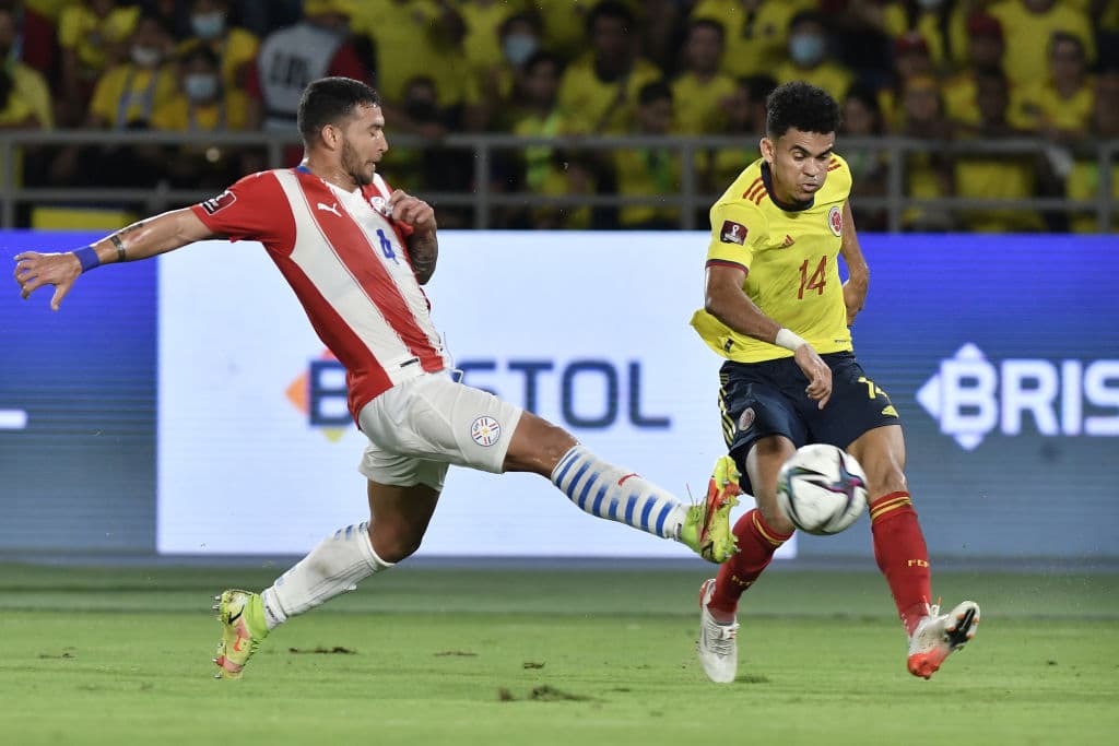 Colombia y Paraguay no se hacen daño en su empate 0-0 y Chile cae frente a Ecuador 0-1 con un hombre menos.