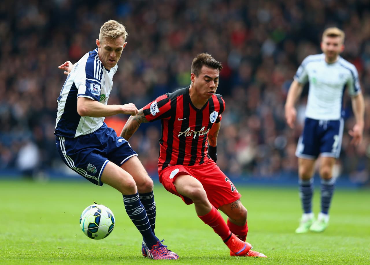 El chileno llegó como refuerzo en el Queen Park Rangers en Inglaterra, de nuevo en calidad de préstamo. Allí, Vargas debió adaptarse a un fútbol más aguerrido.