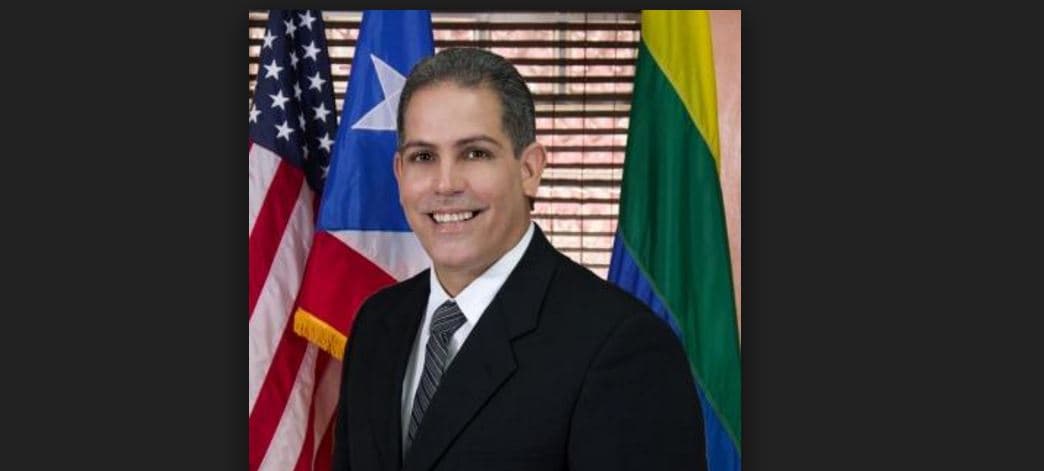 Suspenden a alcalde de Corozal por pavimentar un camino que conduce a su casa