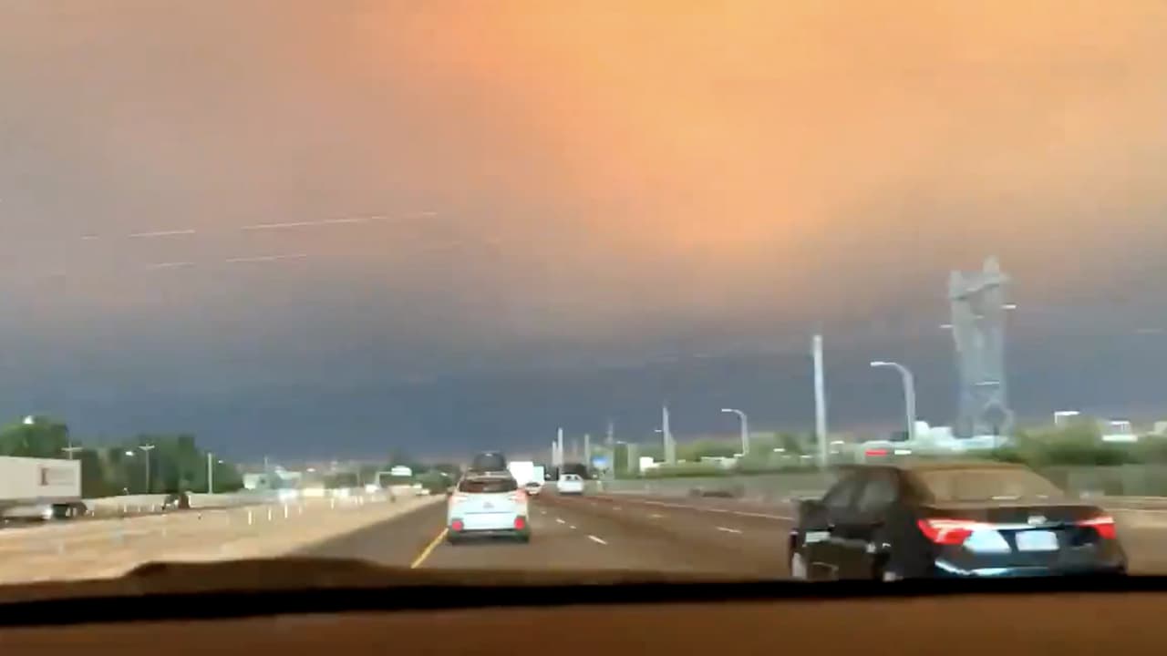 La Oficina del Alguacil del Condado de Marion, en Oregon, emitió este martes una orden de evacuación de Nivel 3 (salir ahora) para los residentes de Santiam Canyon debido al peligro que representa el incendio forestal que azota el área.