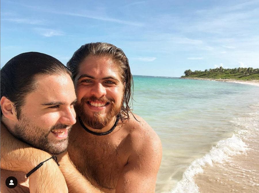 Aunque se desconoce cuánto tiempo llevan de relación, desde enero de 2020 Óscar Valenzuela compartía imágenes donde aparecían juntos.
<br>